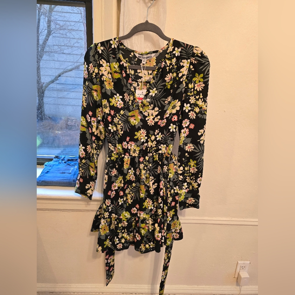 Selling brand new flower design Walter baker dress